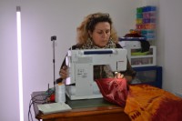 /album/casecouleurs/phase-dassemblages-de-broderies-et-de-mise-en-beaute-des-tissus-4-jpg/